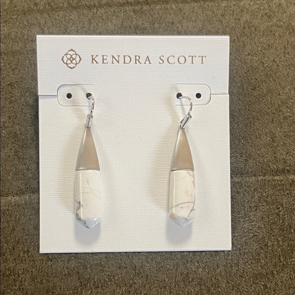 Kendra Scott Frieda silvertone and howlite drop earrings, new on card
